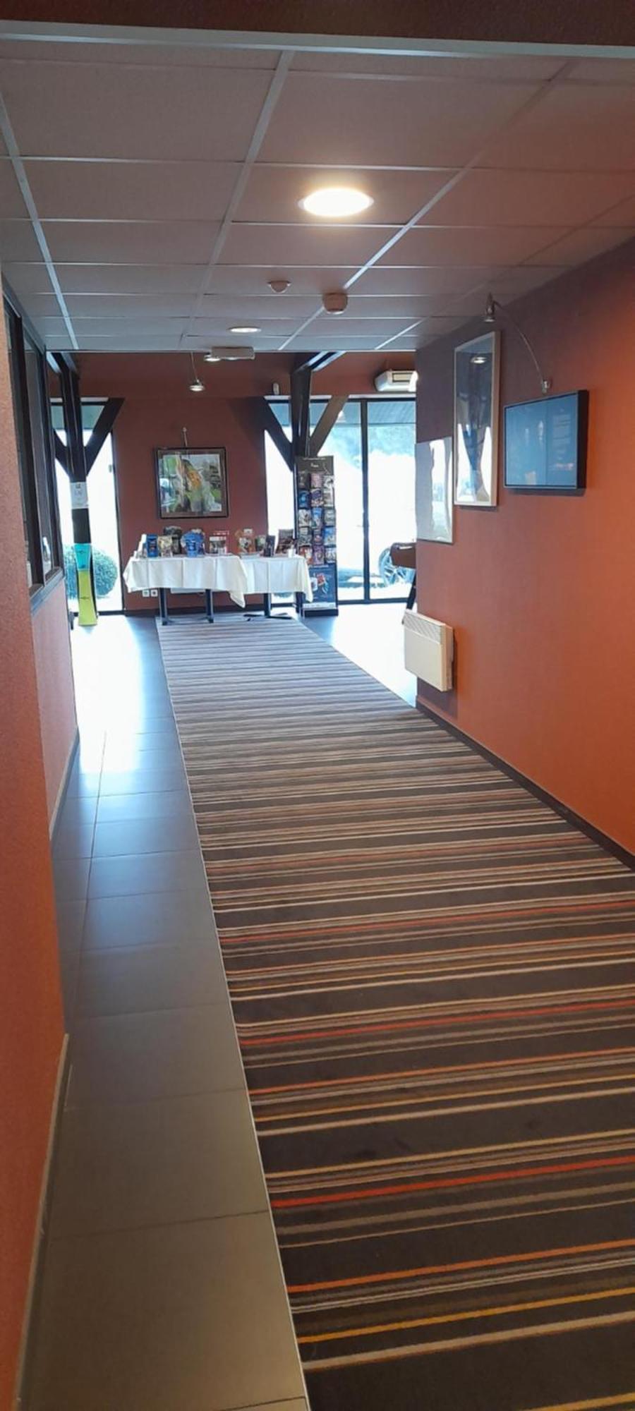 Ibis Styles Segre Hotel Exterior photo
