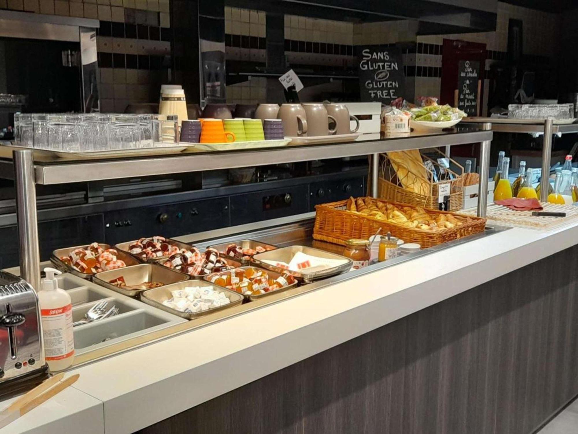 Ibis Styles Segre Hotel Exterior photo