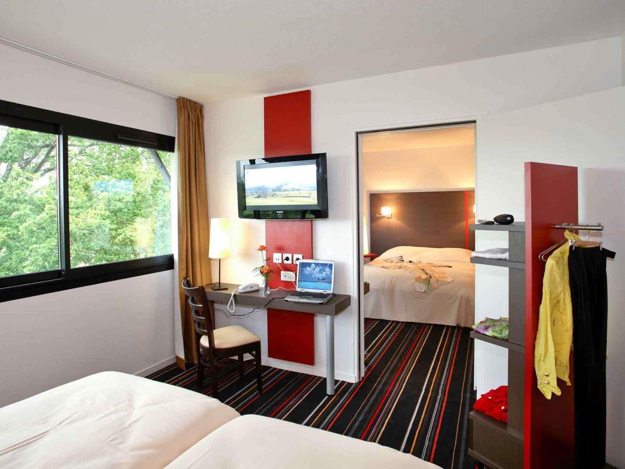 Ibis Styles Segre Hotel Exterior photo