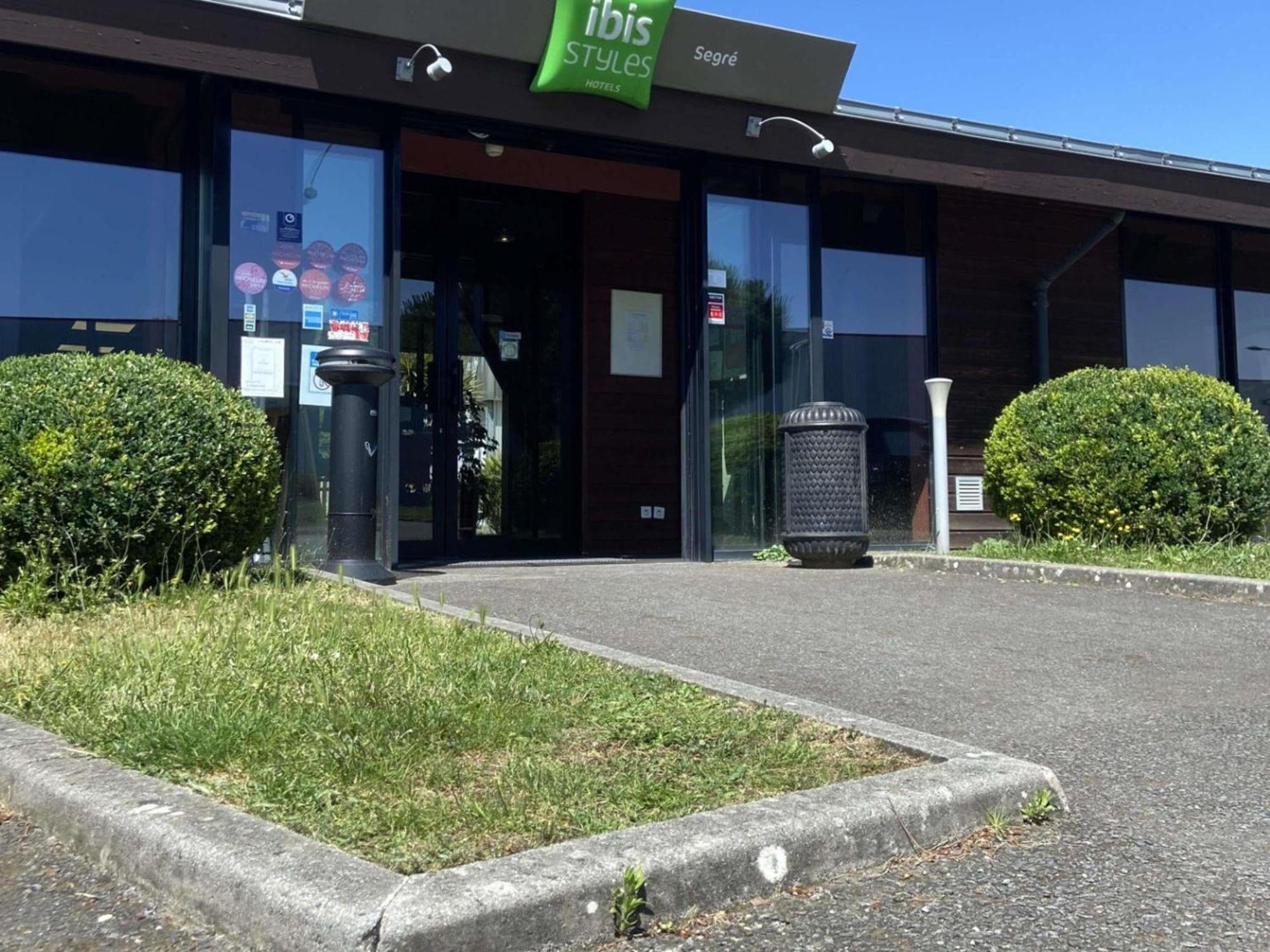 Ibis Styles Segre Hotel Exterior photo